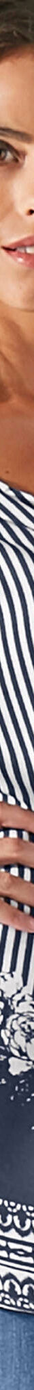 Ruime, bedrukte bloes met 3/4-pagodemouwen (indigo / ecru) Ruime, bedrukte bloes met 3/4-pagodemouwen (indigo / ecru)